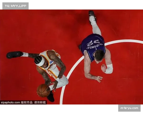 老鹰杰伦约翰逊26分12篮板4助攻 全能表现支撑球队攻防两端 老鹰杰伦约翰逊26分12篮板4助攻 全能表现支撑球队攻防两端